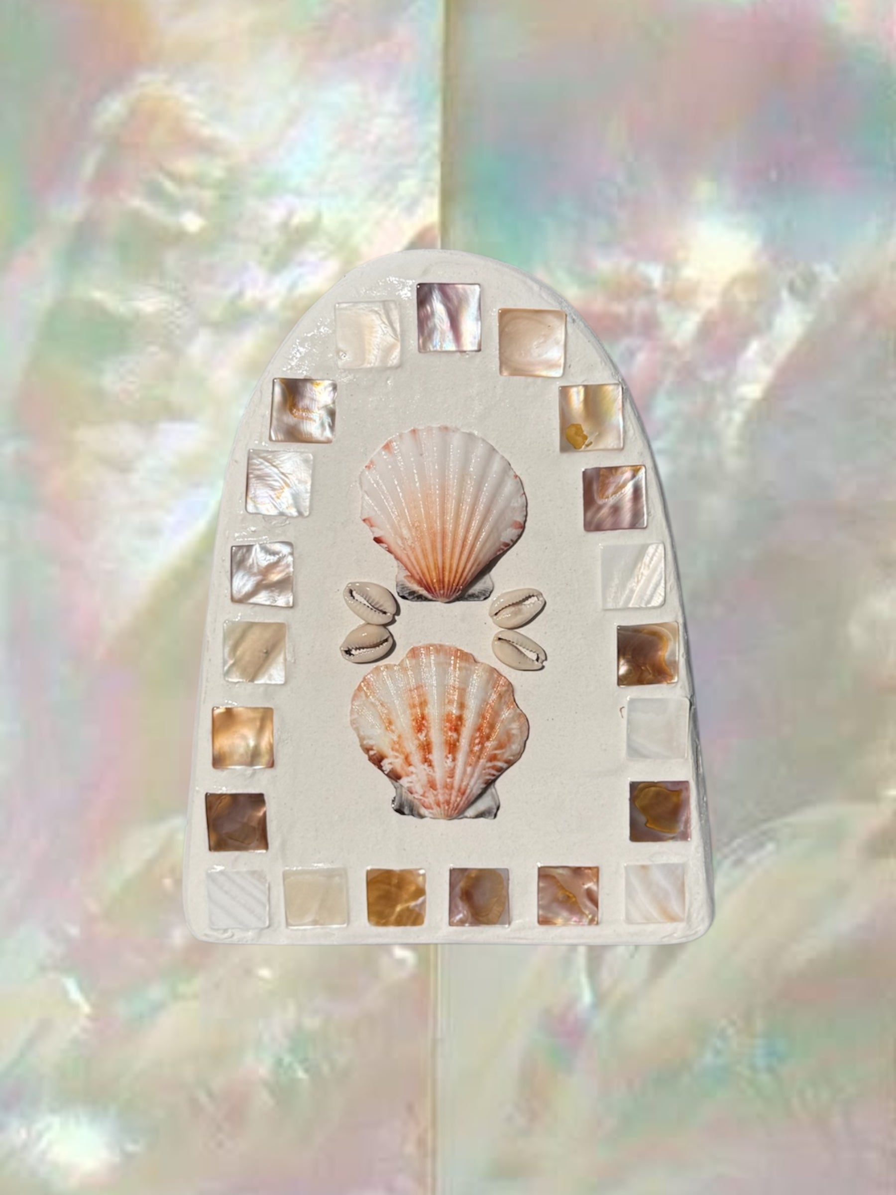 Mother of Pearl Scallop Arch